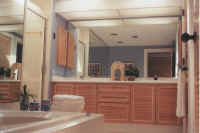 interior-4.jpg (34121 bytes)